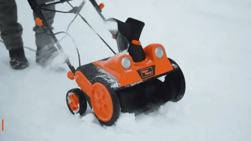 electric snow blowers for small areas