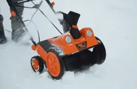 electric snow blowers for small areas